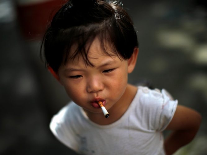 بنات صغار يدخنون , صور للمشاكل العائلية طقطقه